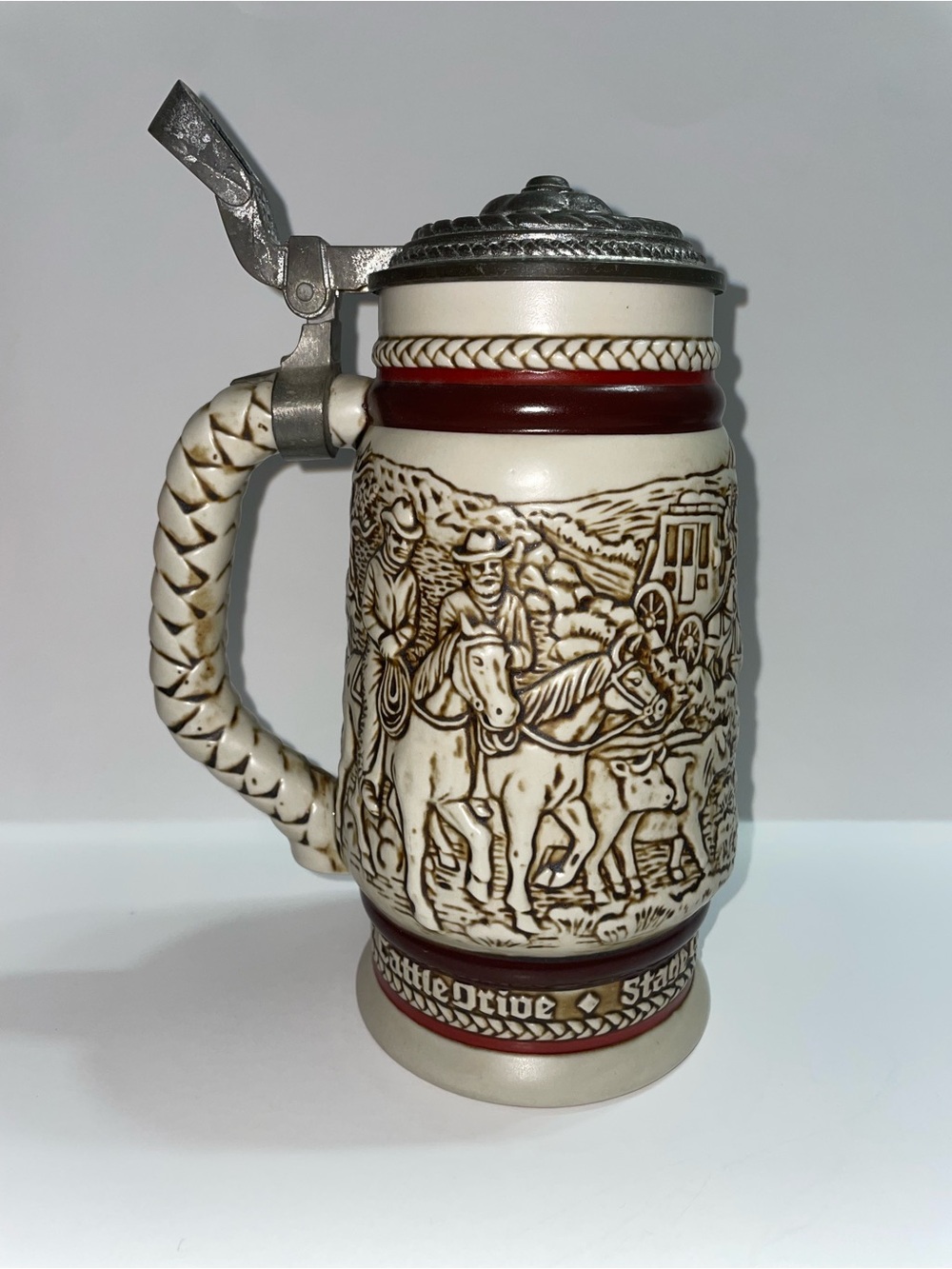 Avon 1980 Vintage Handcrafted Rope Style Ceramic Western Round Up Beer Stein